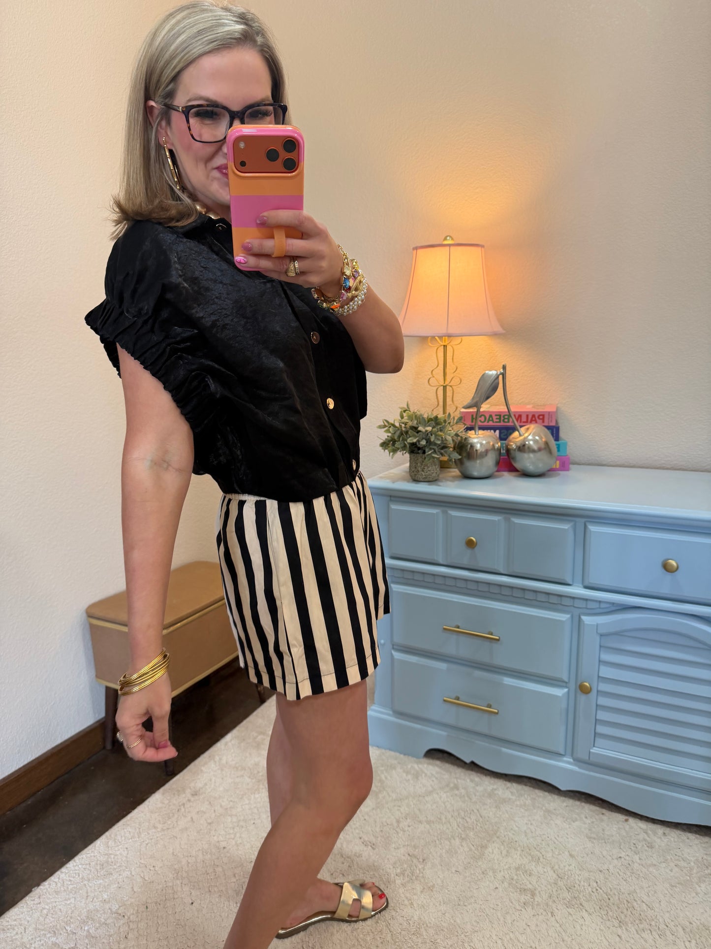 Black Collared Blouse With Short Elastic Band Sleeves