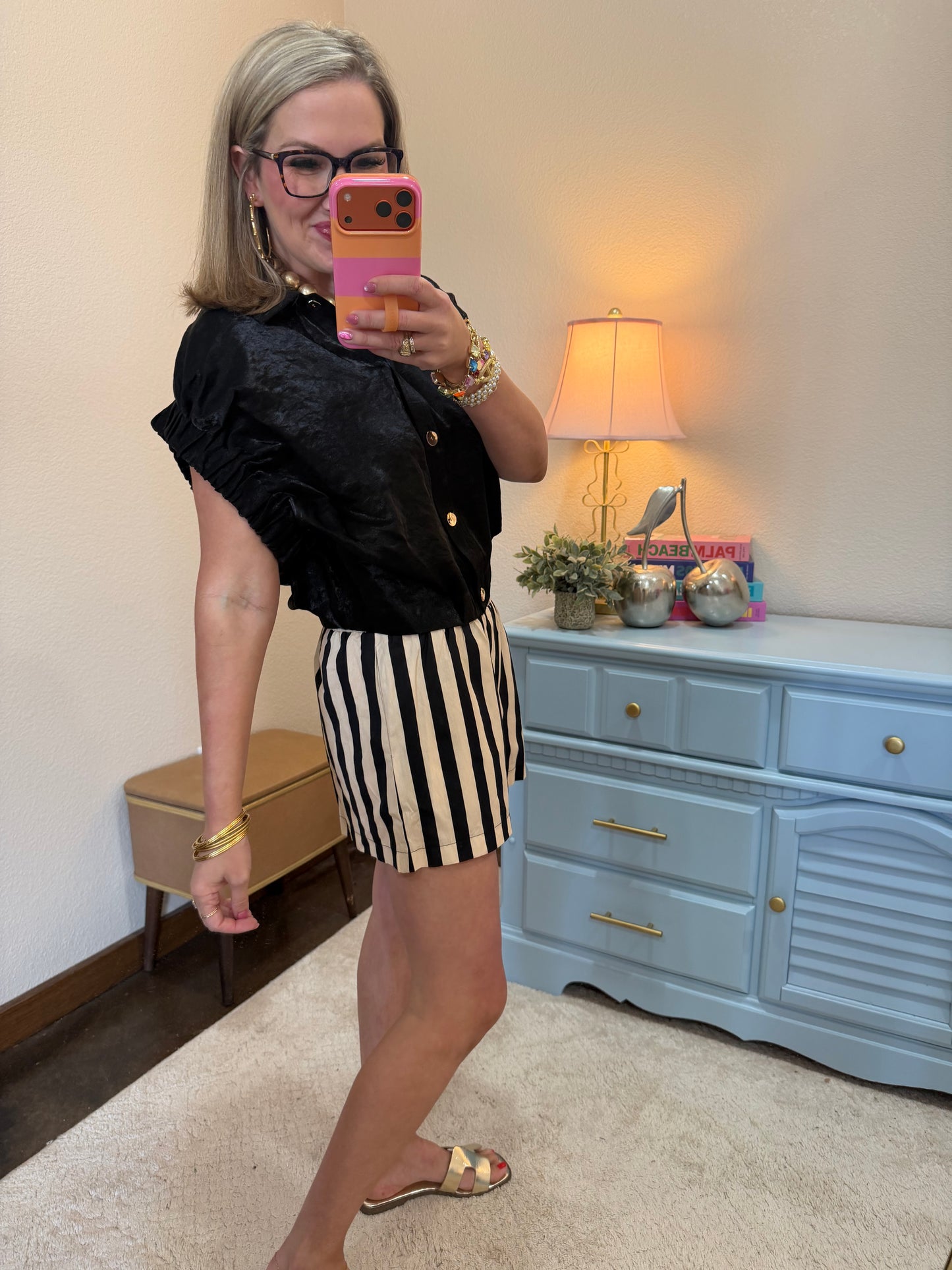Black Collared Blouse With Short Elastic Band Sleeves