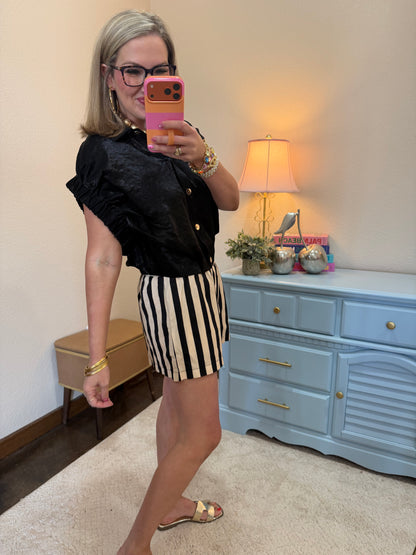 Black Collared Blouse With Short Elastic Band Sleeves