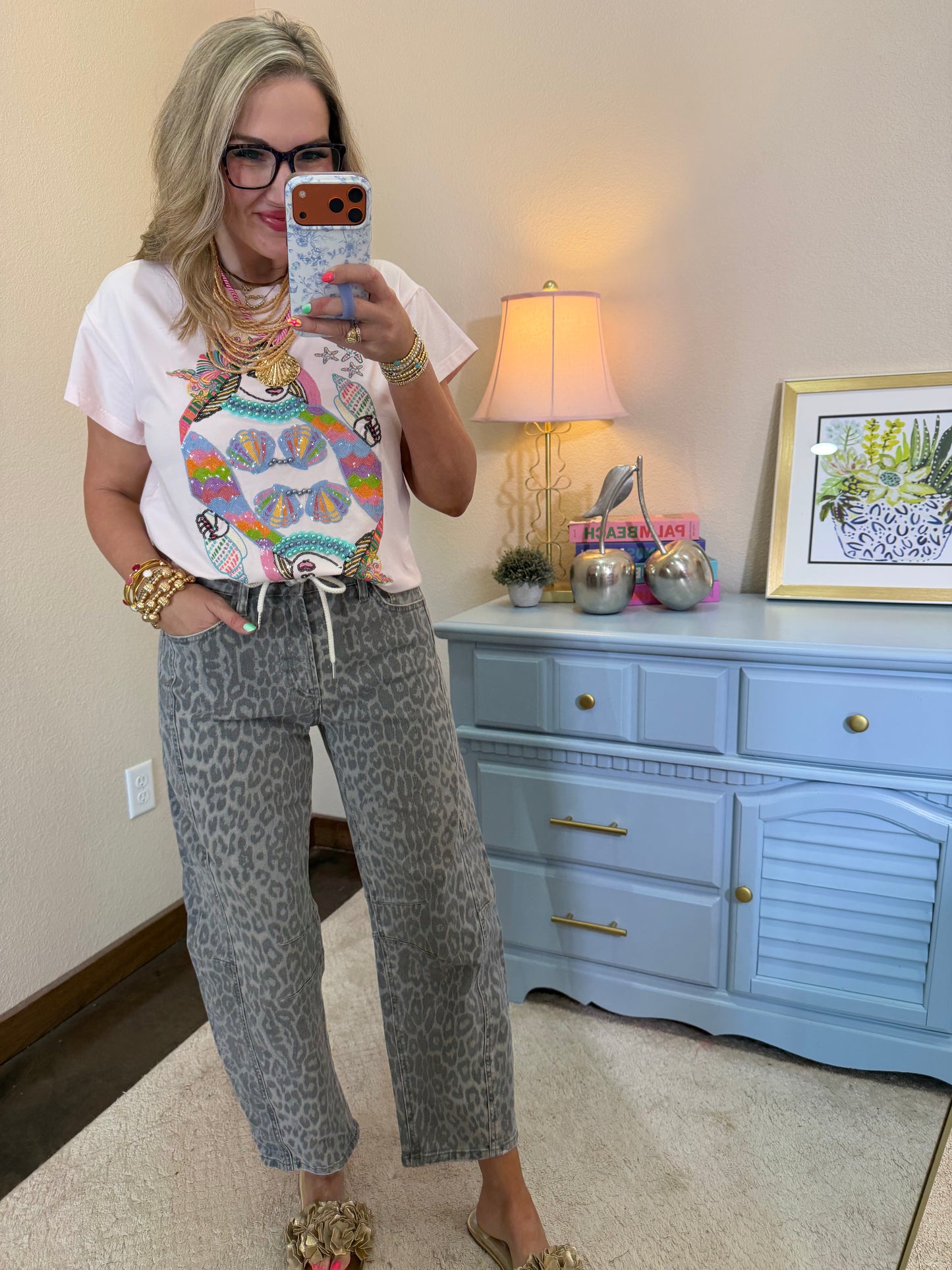 Queen of Sparkles Light Pink Queen of the Sea Card Tee