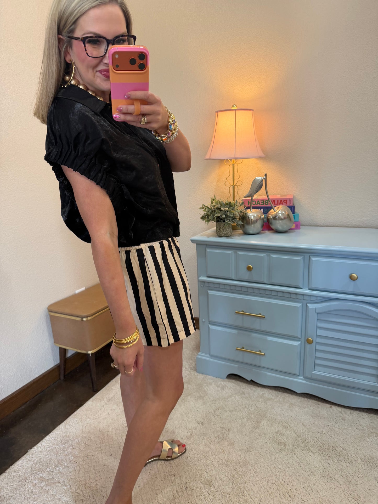 Black Collared Blouse With Short Elastic Band Sleeves