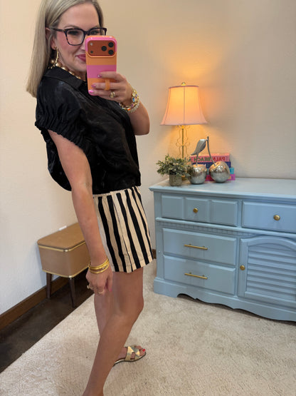 Black Collared Blouse With Short Elastic Band Sleeves