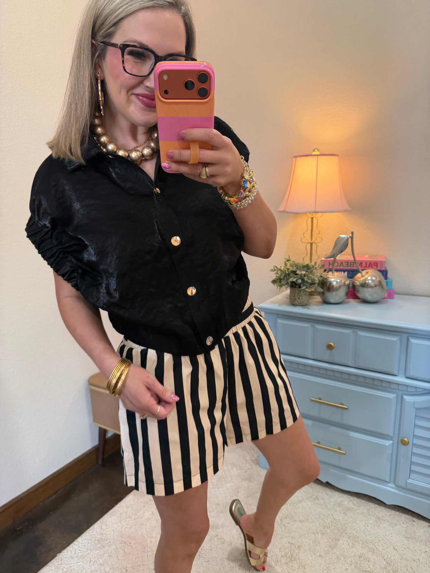Black Collared Blouse With Short Elastic Band Sleeves