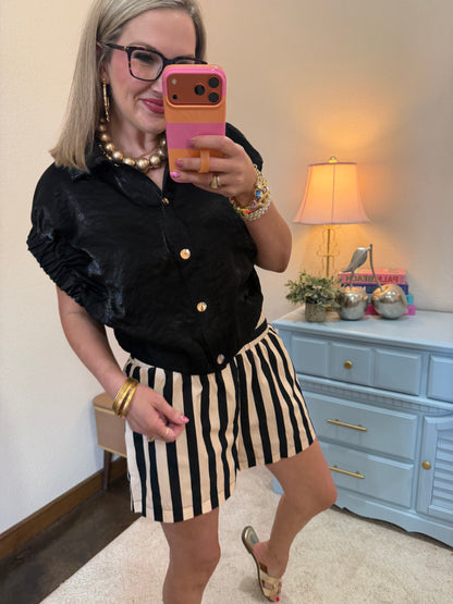 Black Collared Blouse With Short Elastic Band Sleeves