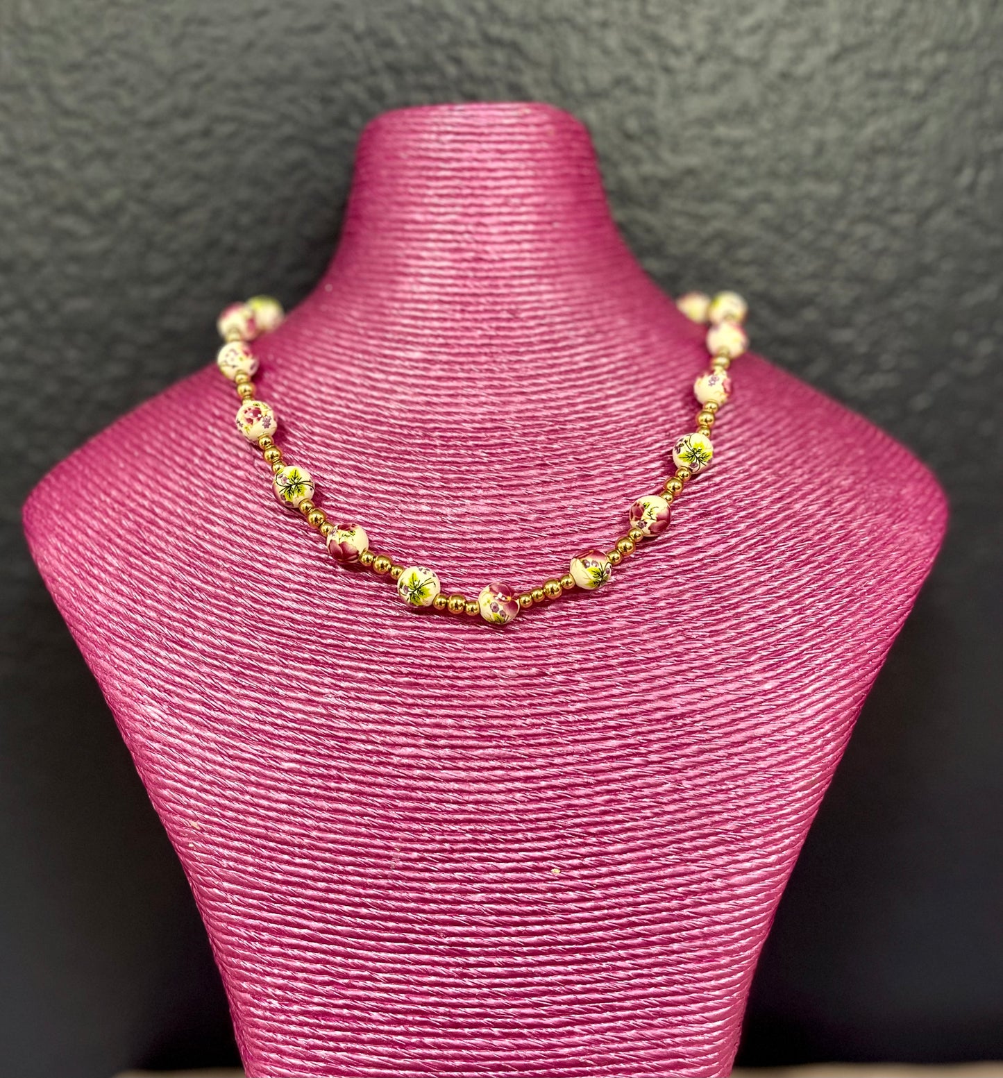 White Floral Bead Magnetic Necklace (2 colors)