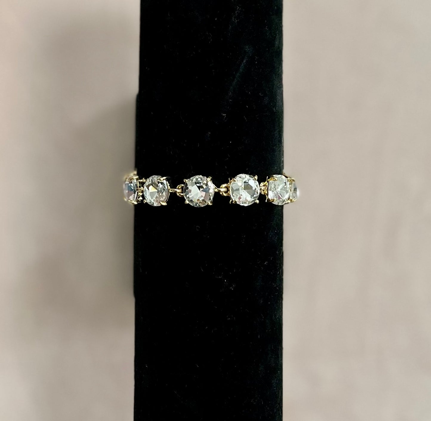Round Crystal Bracelet (2 colors!)