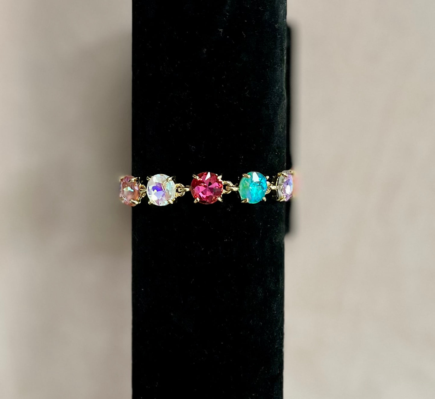 Round Crystal Bracelet (2 colors!)