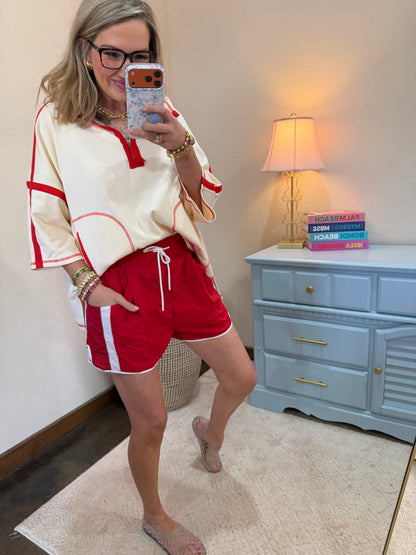 Cream & Red Circle Graphic Half Sleeve Top