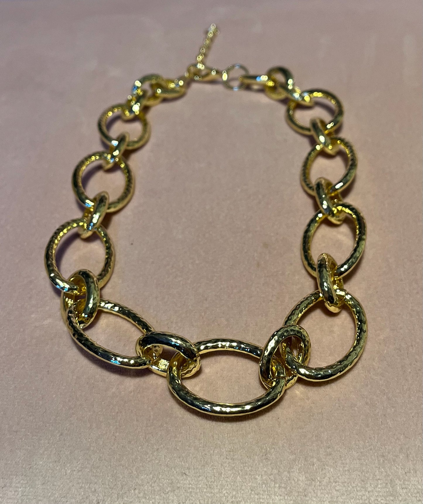 Lux Textured Link Clasp Necklace (2 colors)