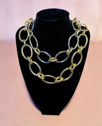 Lux Textured Link Clasp Necklace (2 colors)