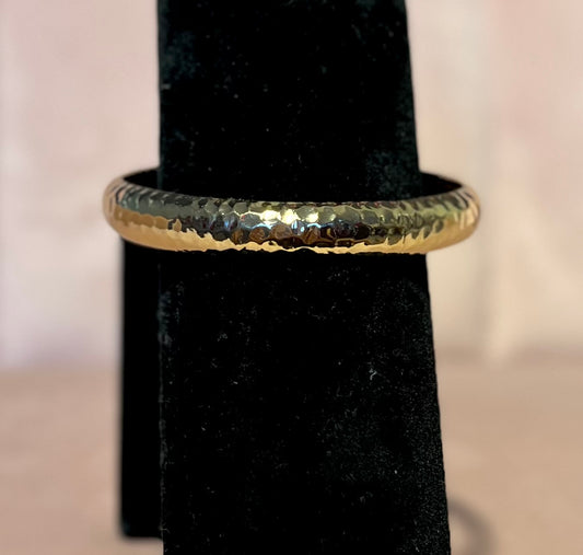 Single Shiny Textured Bracelet (Gold and Silver)