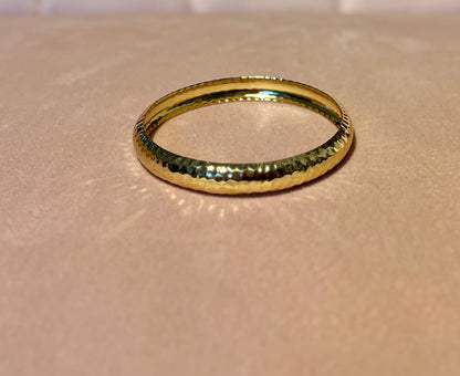Single Shiny Textured Bracelet (Gold and Silver)