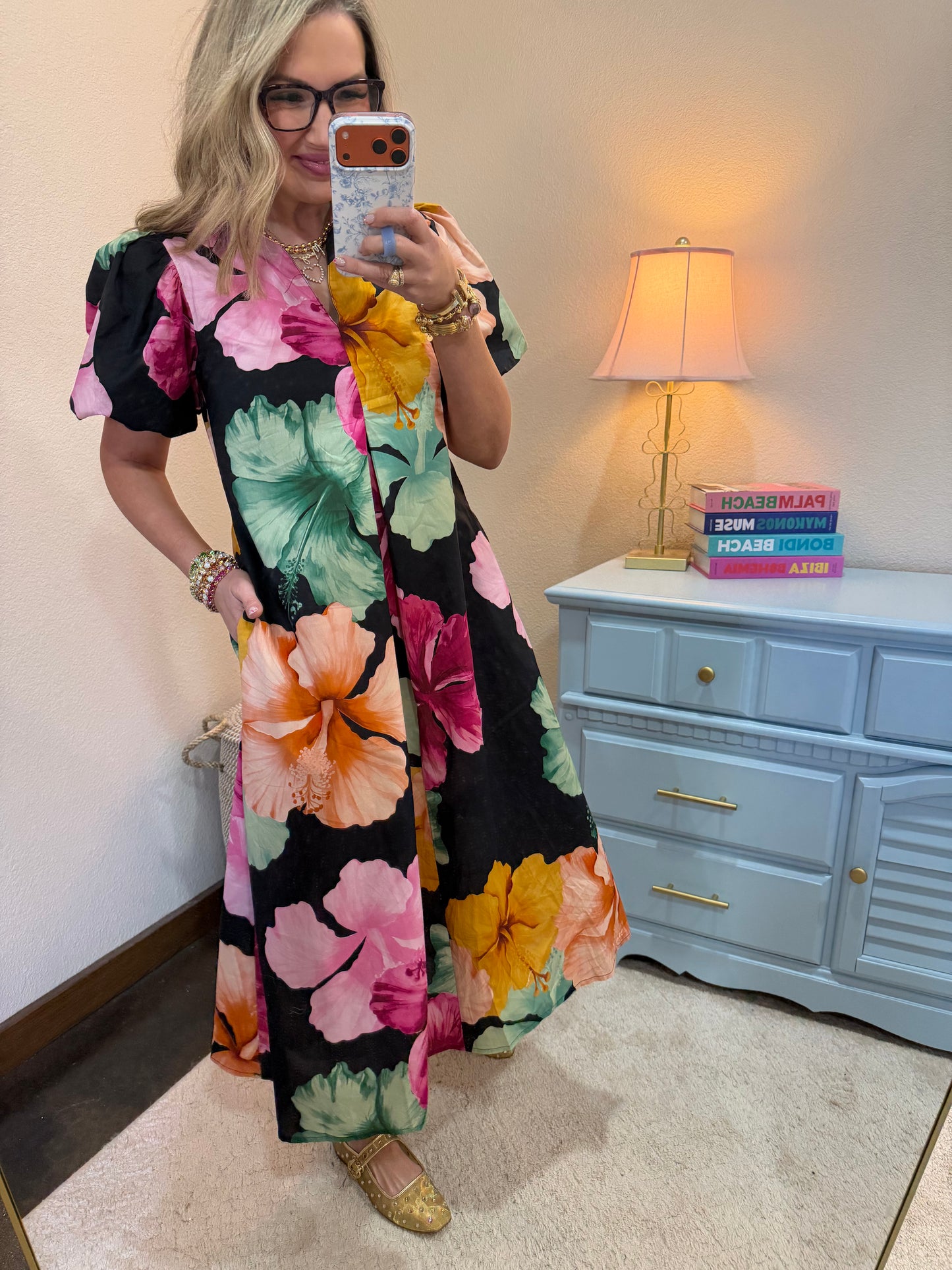 Black Floral Collar V-neck Pleated Midi Dress
