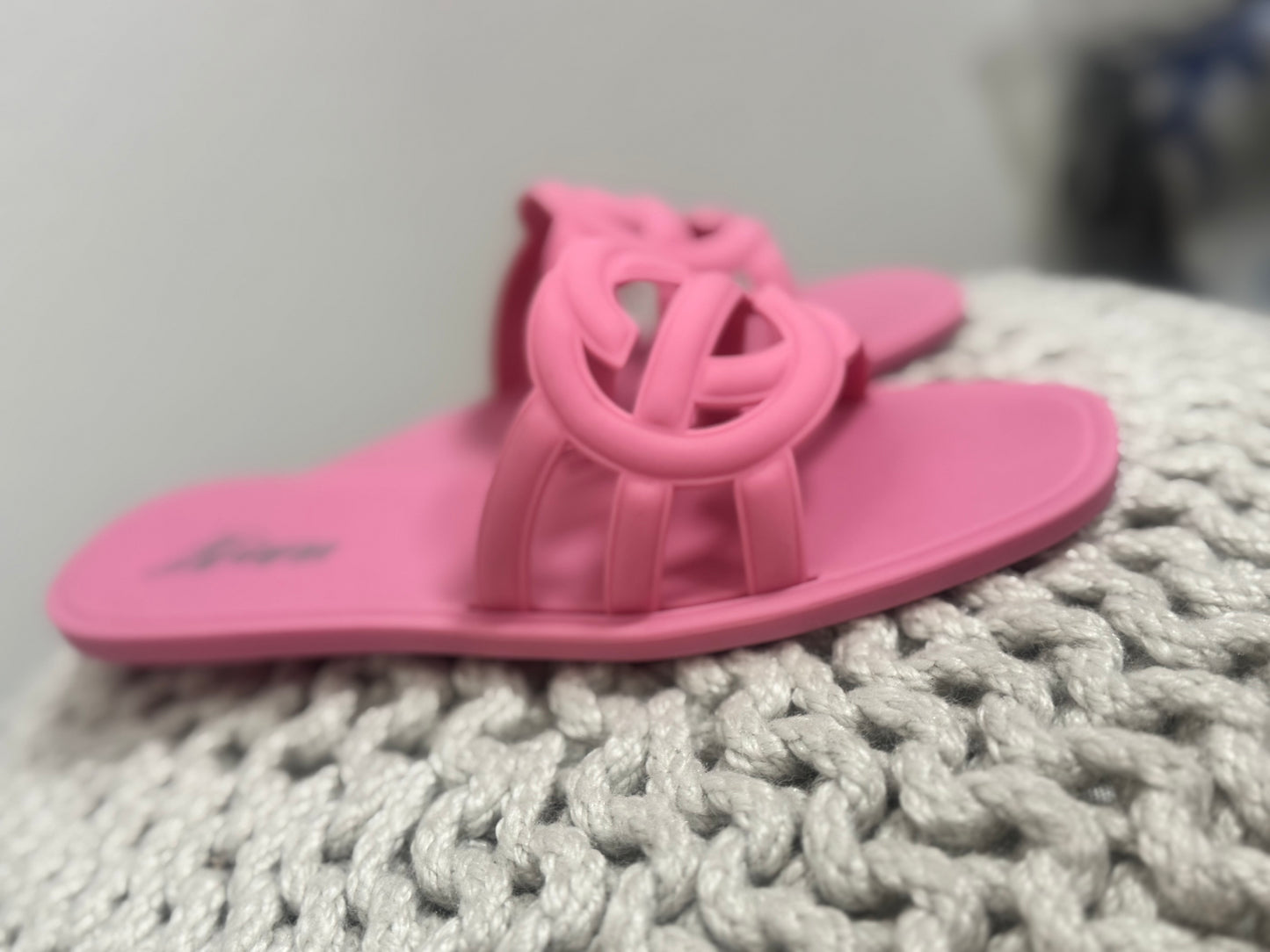 Pink Solid Interlocking Rubber Sandal