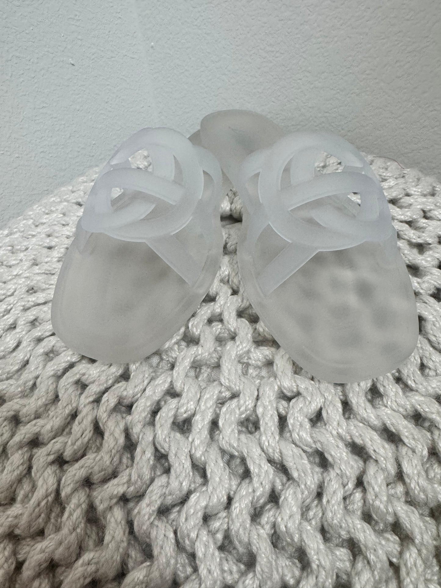 Clear Solid Interlocking Rubber Sandal