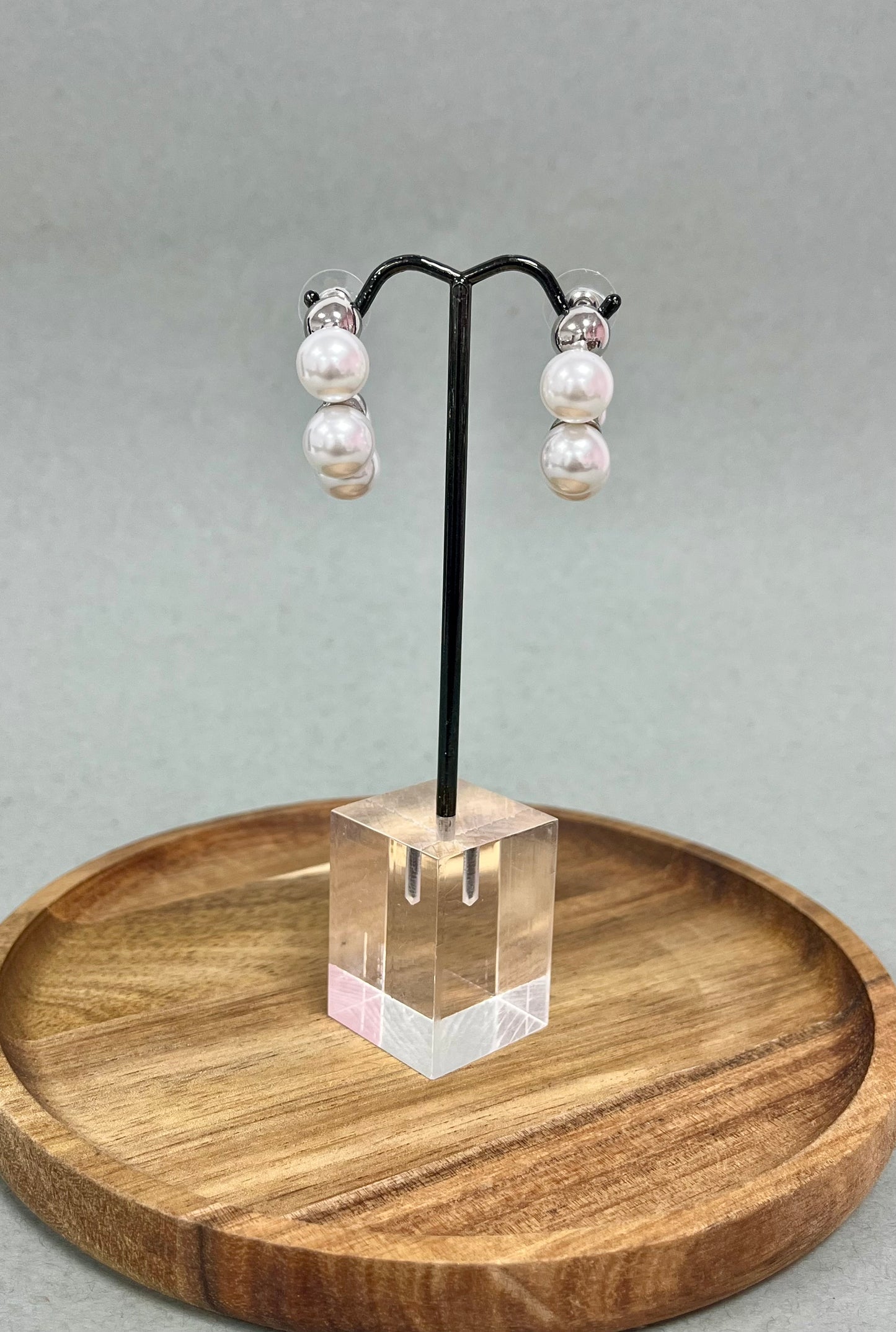 Medium Chunky Pearl Hoops (Silver and Gold)