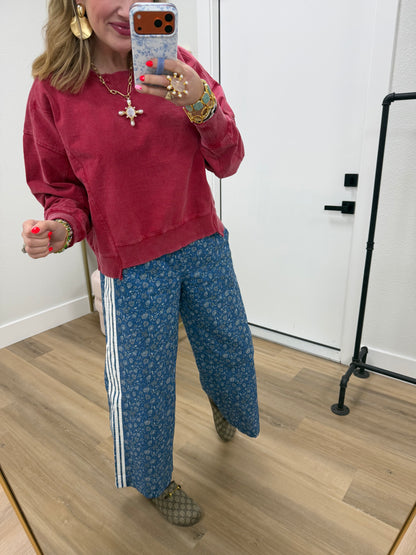 Red Crew Neck Sweatshirt With Raw Hem