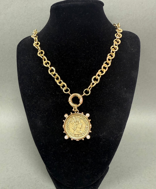 Pearl Coin Style Pendant Framed Gold Necklace