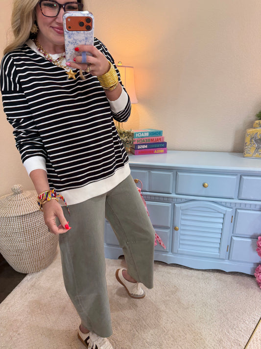 Black Striped Pullover Dorito Neck Stitched Top