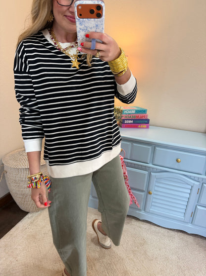 Black Striped Pullover Dorito Neck Stitched Top