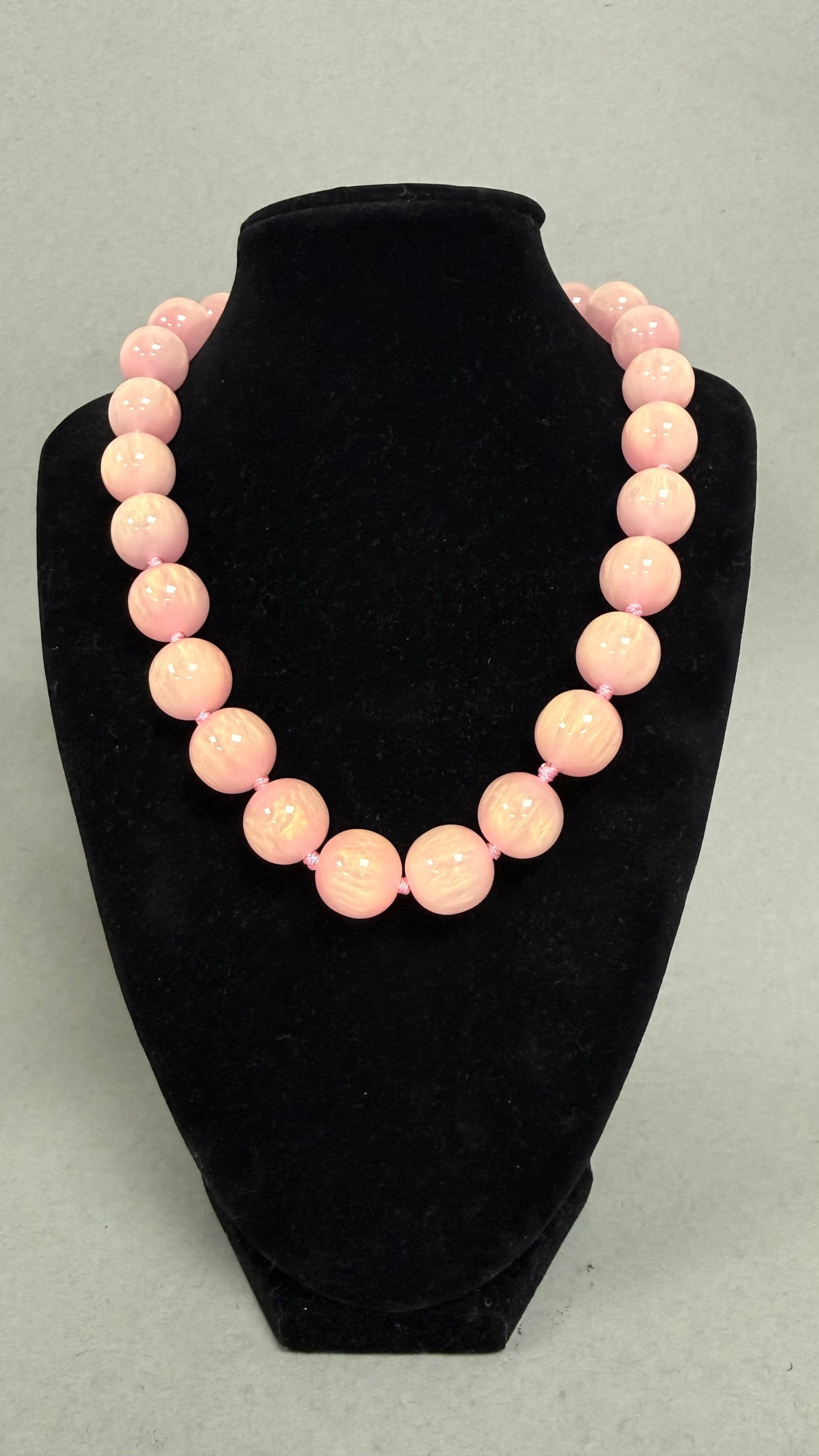 Colored Bead Magnetic Necklace- 6 Colors