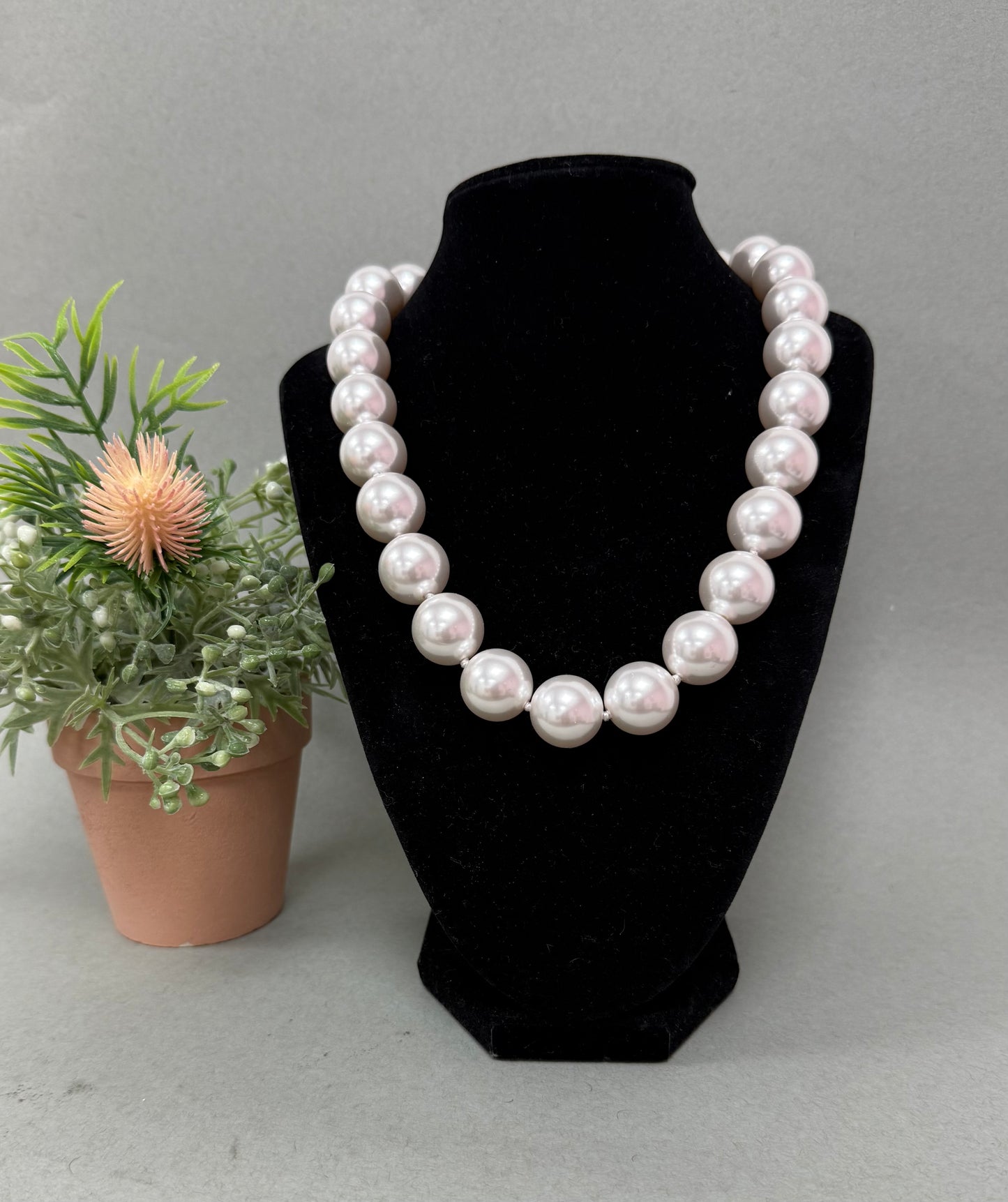 Large Magnetic Pearl Necklace