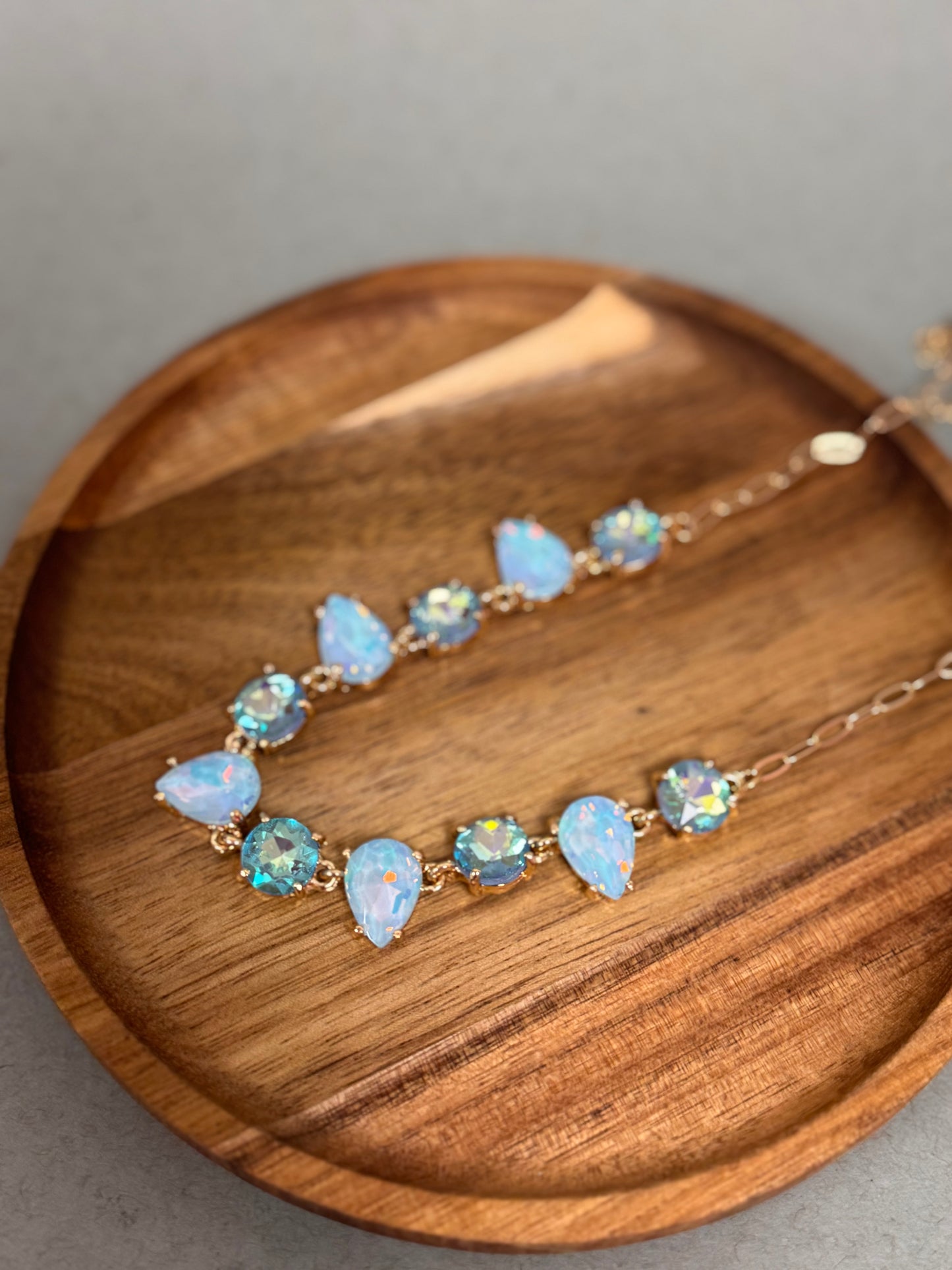 Colored Crystal Necklace (2 Colors)