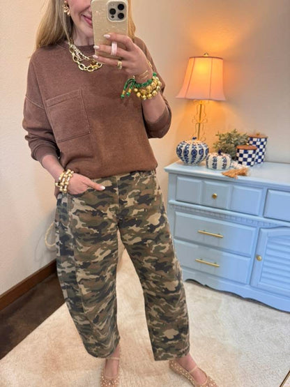 Chesnut Crew Neck Single Pocket Pullover Sweatshirt