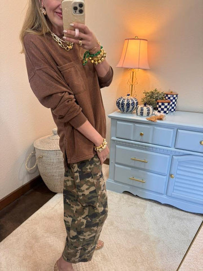 Chesnut Crew Neck Single Pocket Pullover Sweatshirt