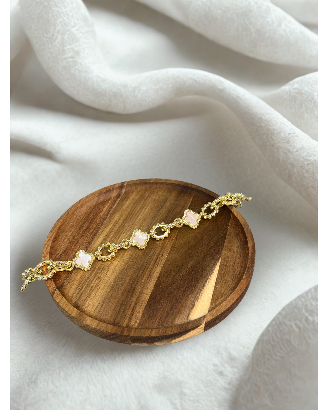 White Clover Link Clasp Bracelet