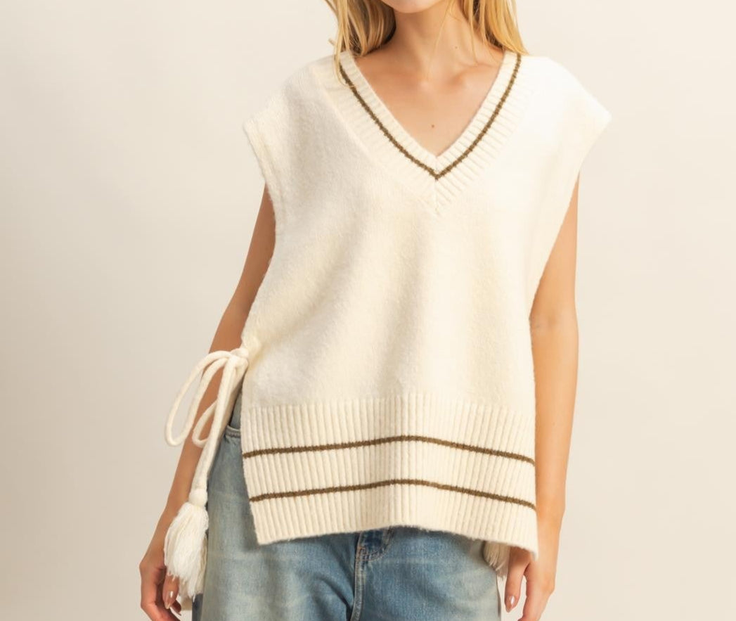 Cream Tassel Detailed Oversized Sweater Vest
