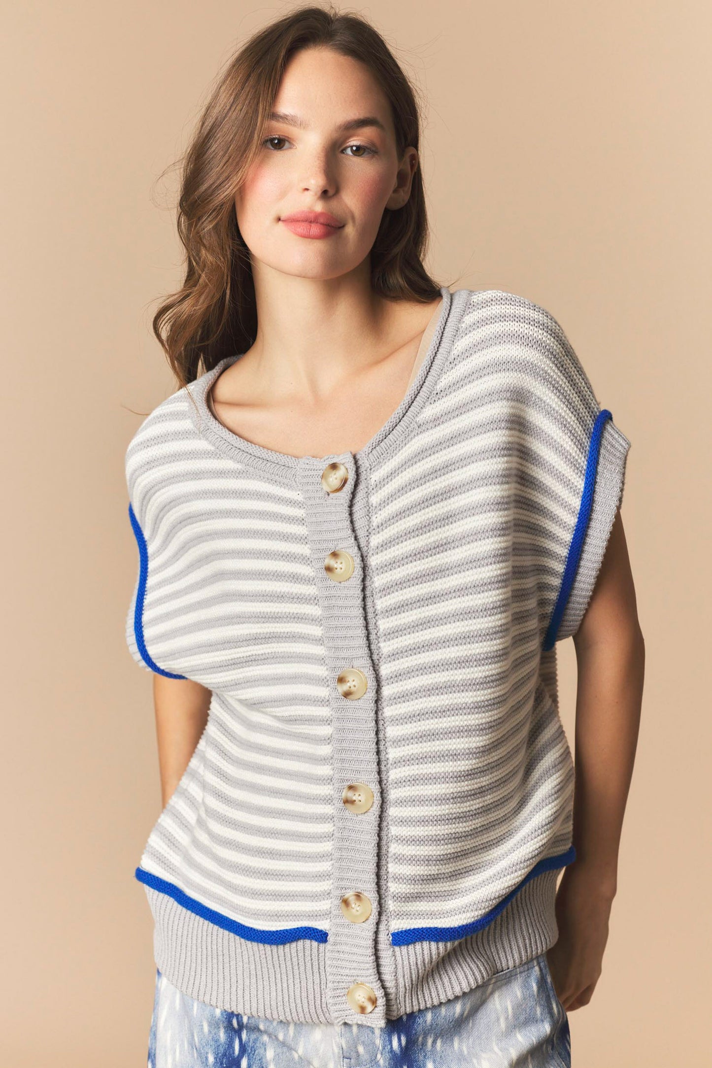 D81 Grey/Ivory Stripe Curly Edge Ham Round Neck Button Up Vest Cardigan